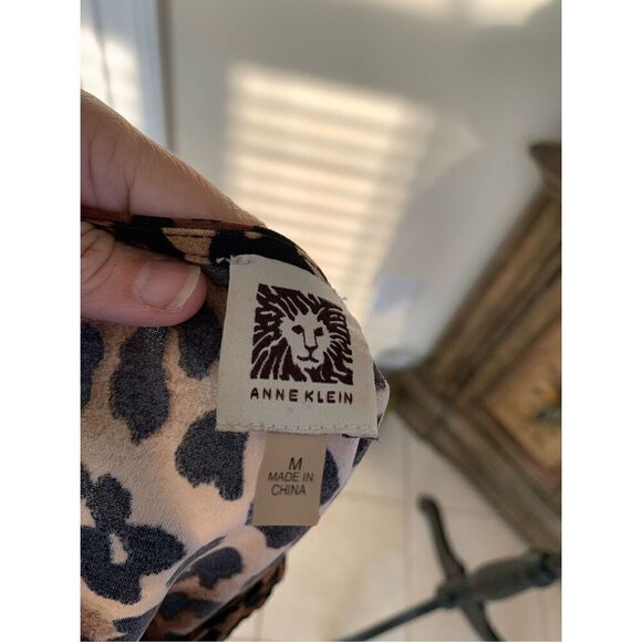 Ann Klein Chetah Print Sleeveless Top - Picture 2 of 5